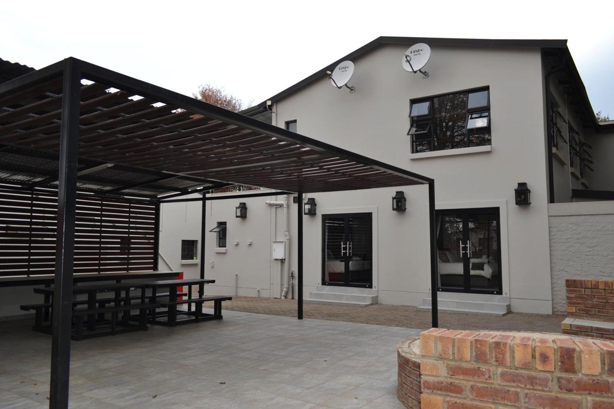 Sleep@84 Hotel Dullstroom Exterior photo